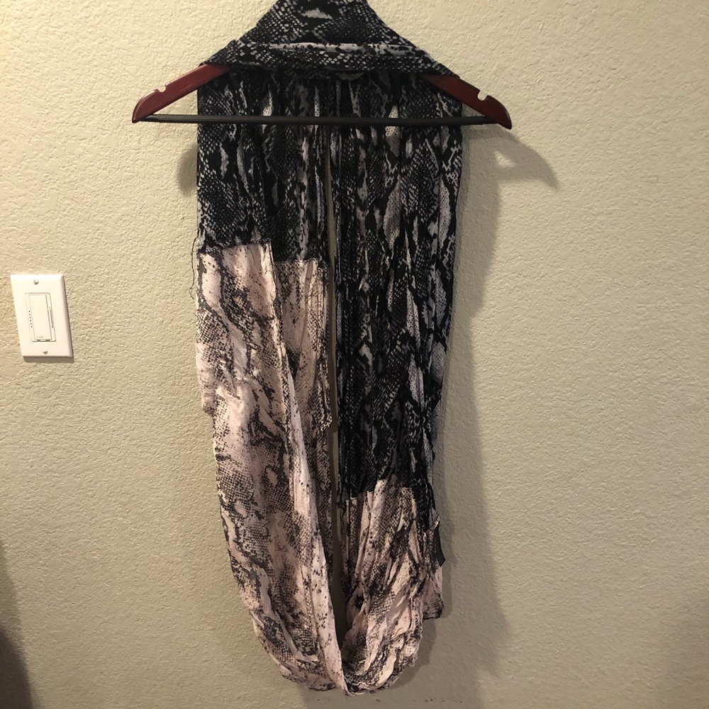 Black white snake skin scarf